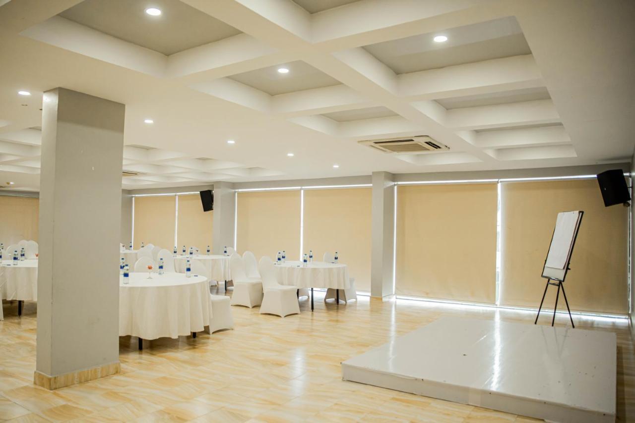 Cbd Hotel Dar es Salaam Exterior foto