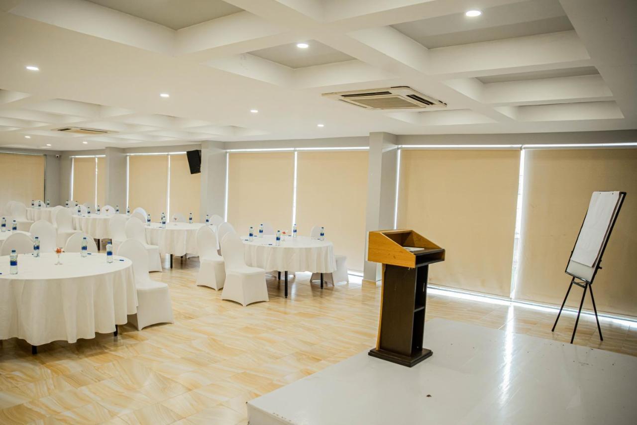 Cbd Hotel Dar es Salaam Exterior foto